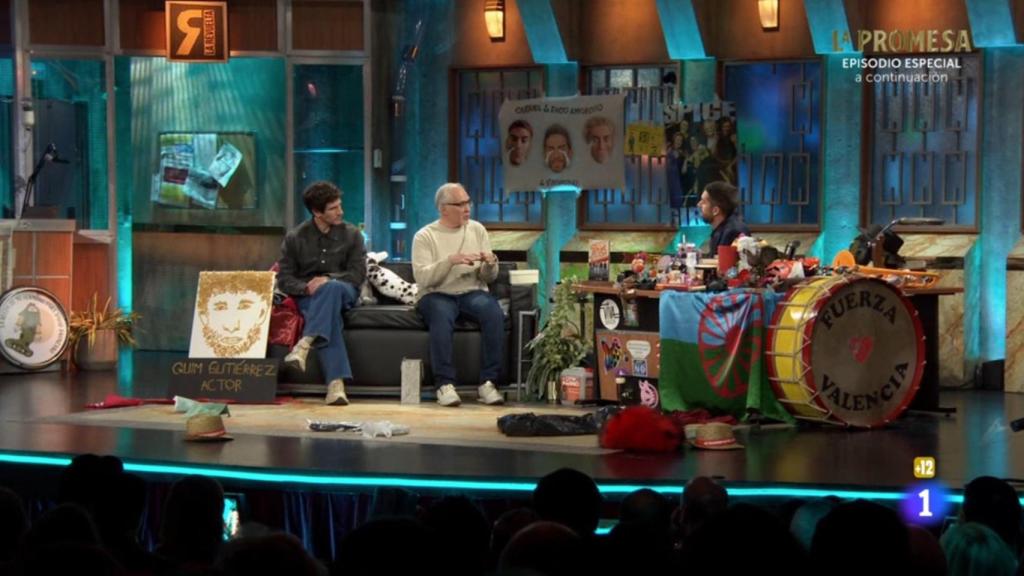 Quim Gutiérrez, José Roca y David Broncano en 'La Revuelta'.