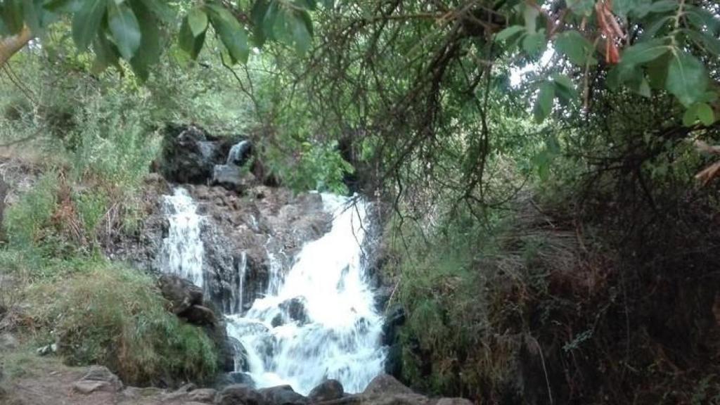 Salto de agua en Ambel.