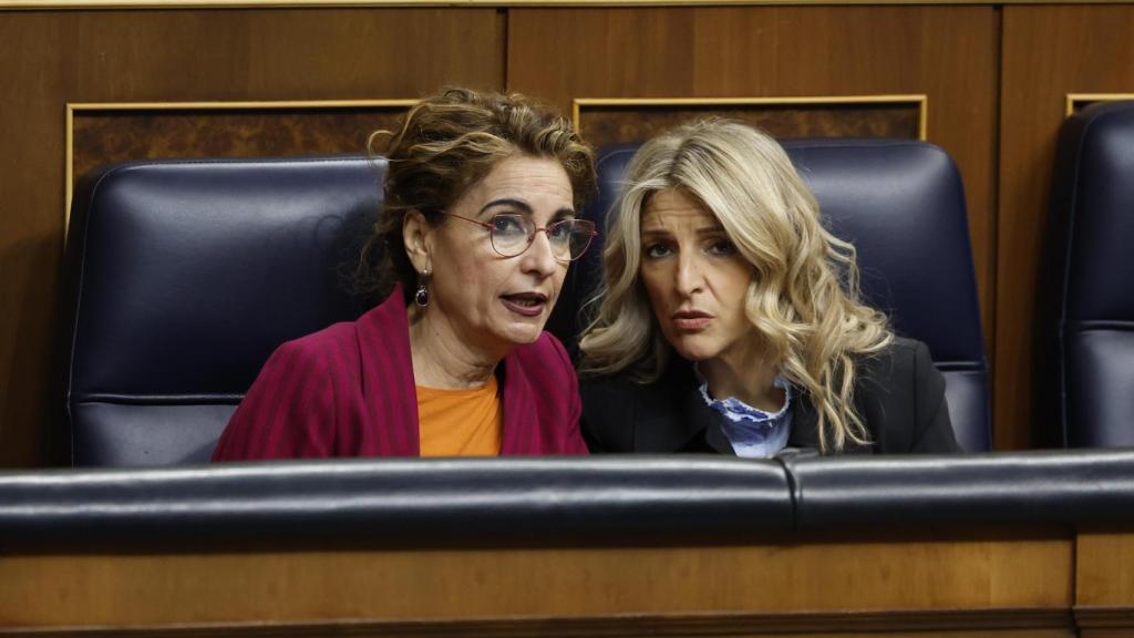 María Jesús Montero y Yolanda Díaz este jueves en el Congreso.