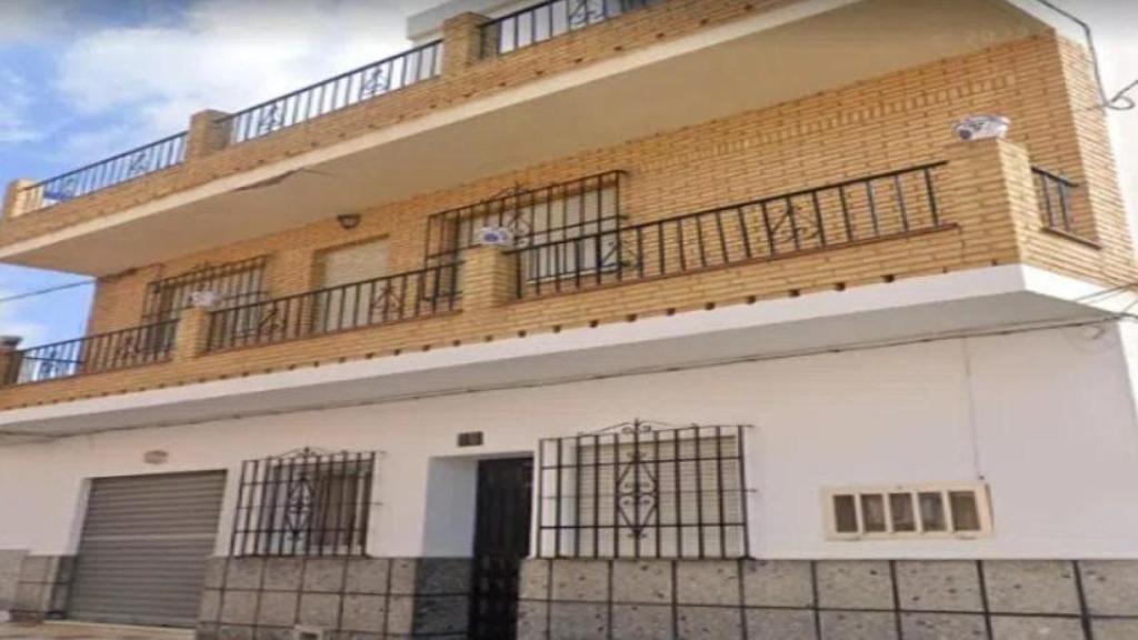 Un chalé a la venta y okupado en Málaga.