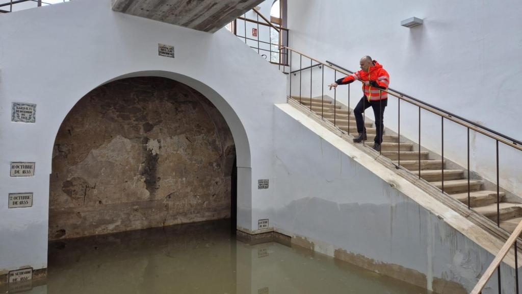 Sótano de un edificio de la UCLM anegado por el agua desde la semana pasada.