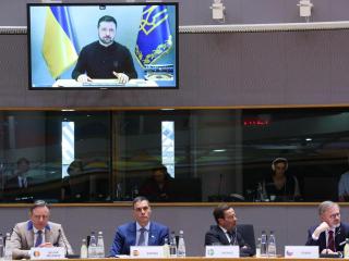 El presidente del Gobierno, Pedro Sánchez (2i), participa este jueves en la sesión de trabajo del Consejo Europeo.
