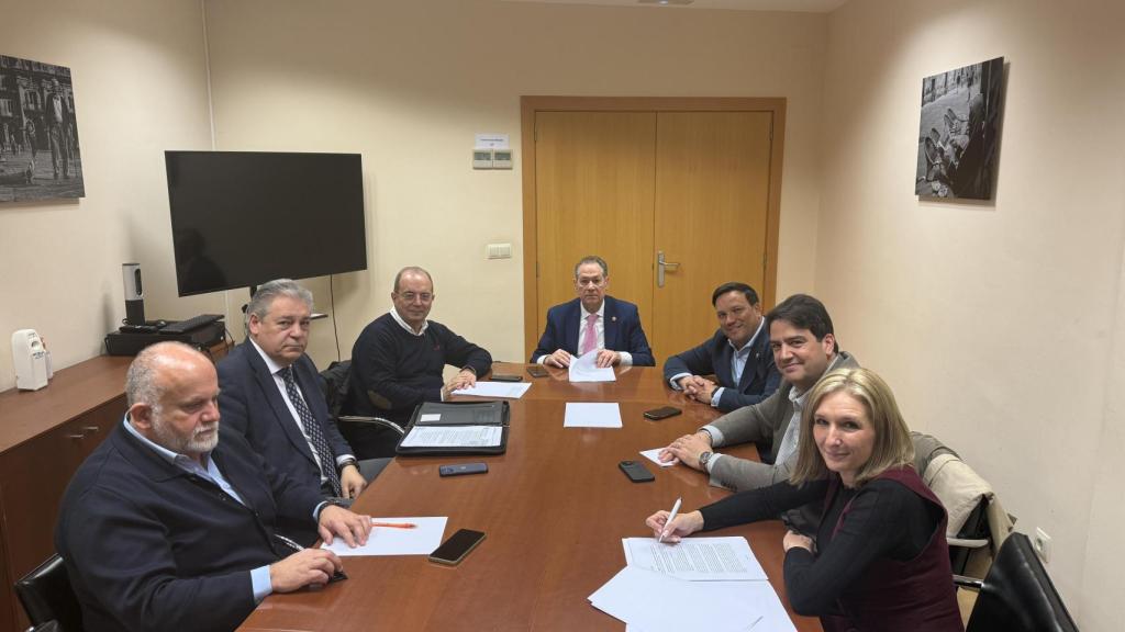 Reunión del Ayuntamiento, Empresarios de Hostelería y Administradores de Fincas