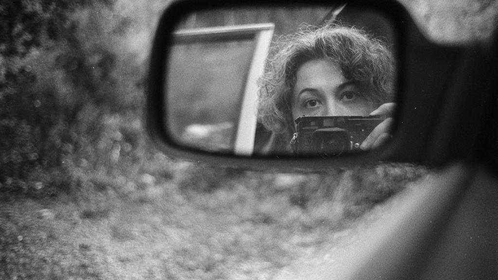 Autorretrato, ca. 1980 @annaturbau - Cortesía de Photographic Social Vision