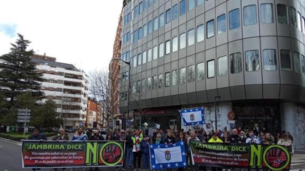 Los vecinos de Jambrina protestan contra la planta de biogás