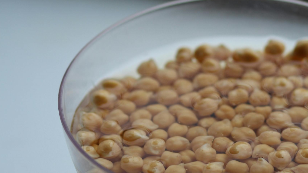 Legumbres en remojo. Katana/Pexels