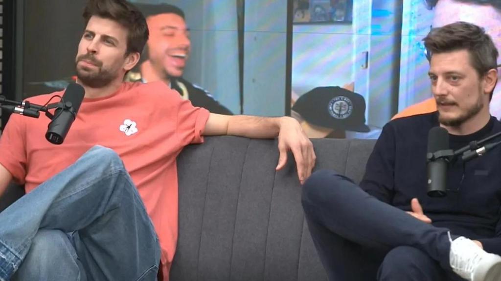 Gerard Piqué y Oriol Querol en el plató de la Kings League en España