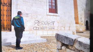 Investigado un menor de edad tras hacer varias pintadas en Tordesillas