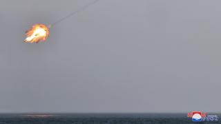 Imagen distribuida por la agencia KCNA sobre las pruebas de los misiles antiaéreos de Corea del Norte.