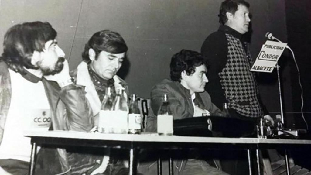 Juan Antonio Mata, primero por la izquierda en otra histórica imagen.