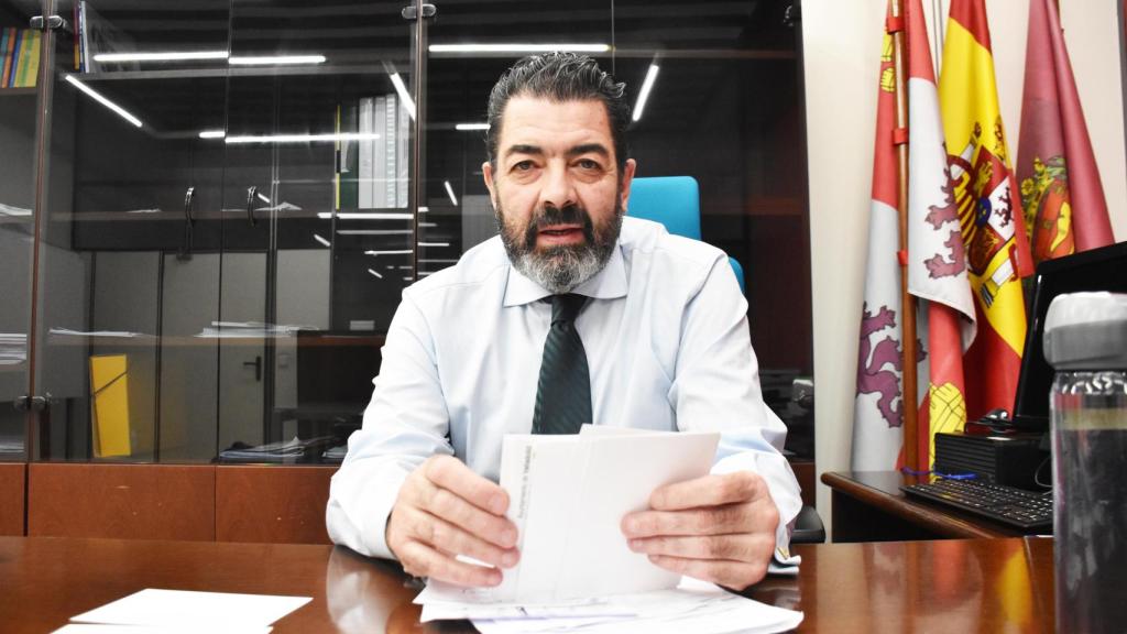 Alberto Gutiérrez Alberca en su despacho atiende a EL ESPAÑOL de Castilla y León