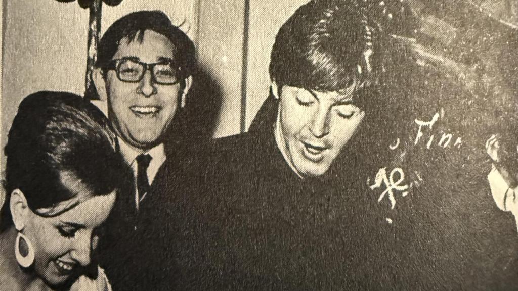 Amestoy, junto a Paul McCartney, en la noche madrileña de los Beatles.