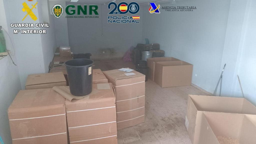 La Operación FustMartina incauta cajas de tabaco de contrabando