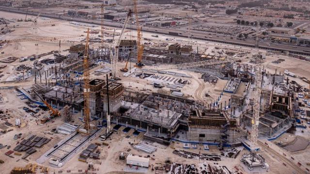 El Aramco Stadium, durante los inicios de su construcción.