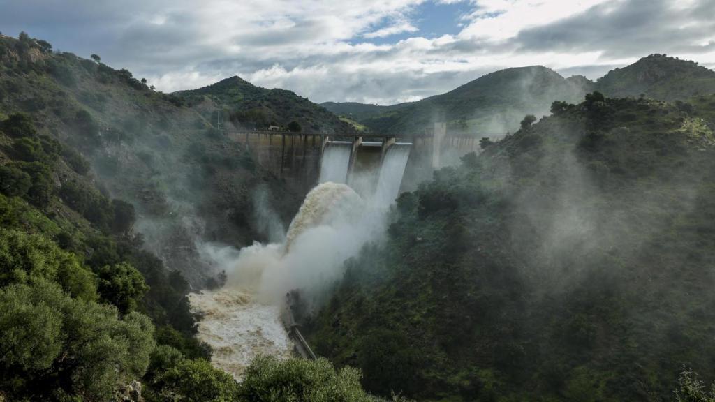 Desembalse de la presa de Casasola, en Almogía, Málaga, una presa de categoría A.