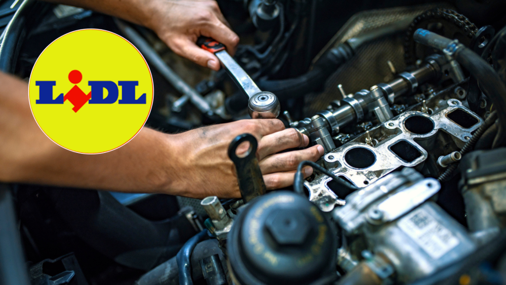 Un mecánico haciendo una reparación a un coche.