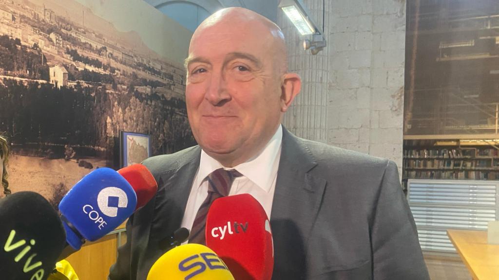 El alcalde de Valladolid, Jesús Julio Carnero, en declaraciones a los medios
