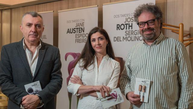 Manuel Vilas, Espido Freire y Sergio del Molino en la presentación de la colección de Alianza 'Dos tardes con'.