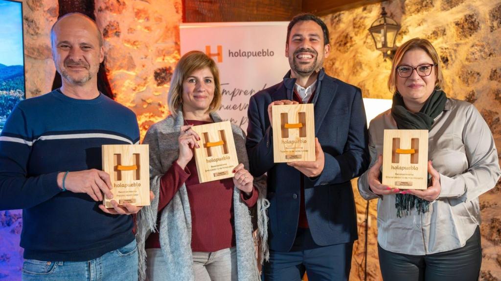 Los premiados en el I Encuentro de Holapueblo