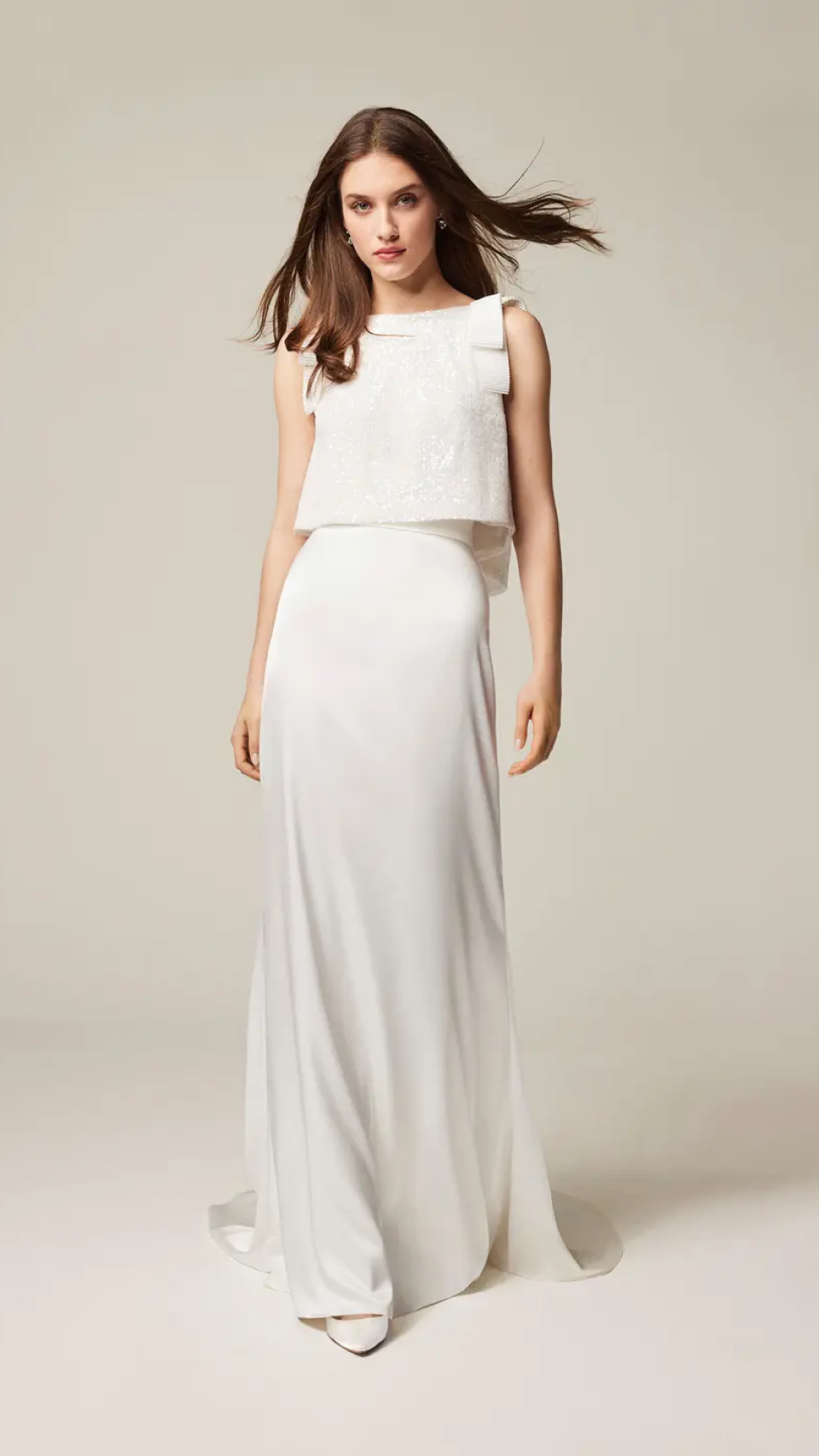 Vestido de novia dos piezas.