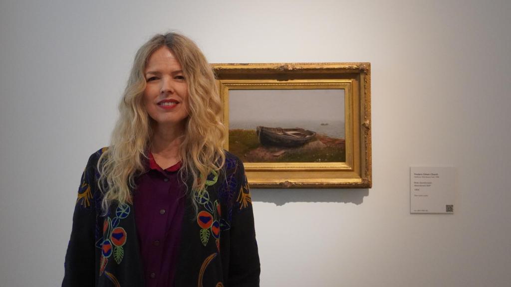 Christina Rosenvinge posando en el Museo Thyssen