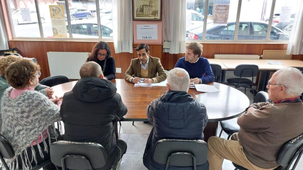 Reunión con vecinos de Ultramar en Ferrol.