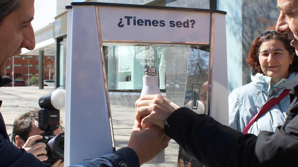 Una de las fuentes de agua refrigerada que ya funcionan en Albacete.