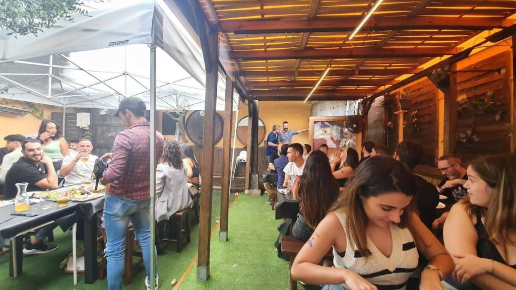 Terraza de la Sidrería Begiris.