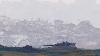 Vista general de los edificios destruidos en Gaza , vistos desde la frontera entre Israel y Gaza.