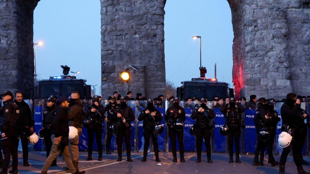 Protesta contra la detención del alcalde de Estambul, Ekrem Imamoglu, en Estambul