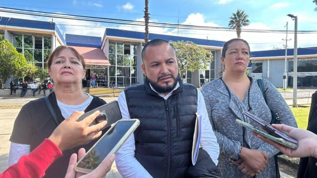 Un grupo de trabajadores públicos del Estado de Michoacán denunciaron a funcionarios por fraude.