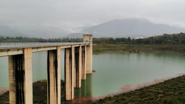 Foto reciente del embalse de la Viñuela.