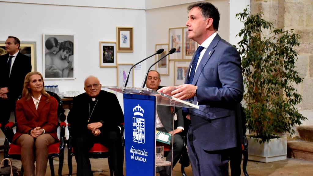 El vicepresidente segundo de la Diputación Provincial, Ramiro Silva, durante el acto con la infanta Elena