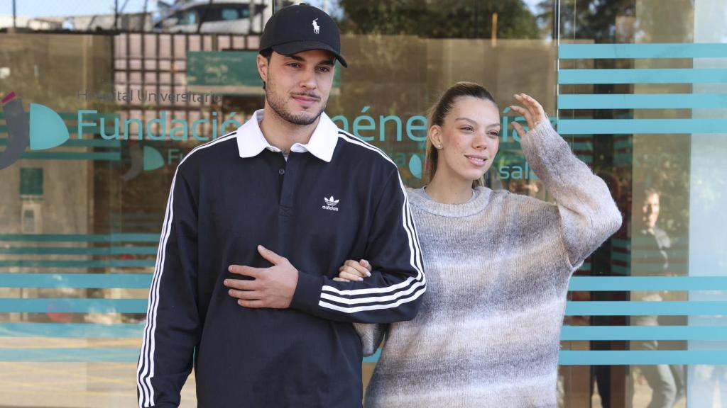 Carlo Costanzia y Alejandra Rubio tras convertirse en padres.