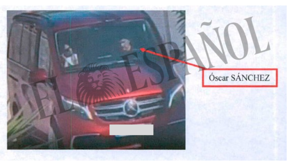 El jefe de la UDEF de Madrid, fotografiado en una de las vigilancias de los investigadores.