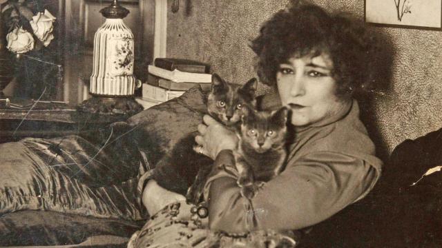 Colette y sus gatos en 1930. Foto: Henri Manuel