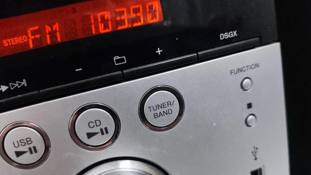 Un aparato de radio.