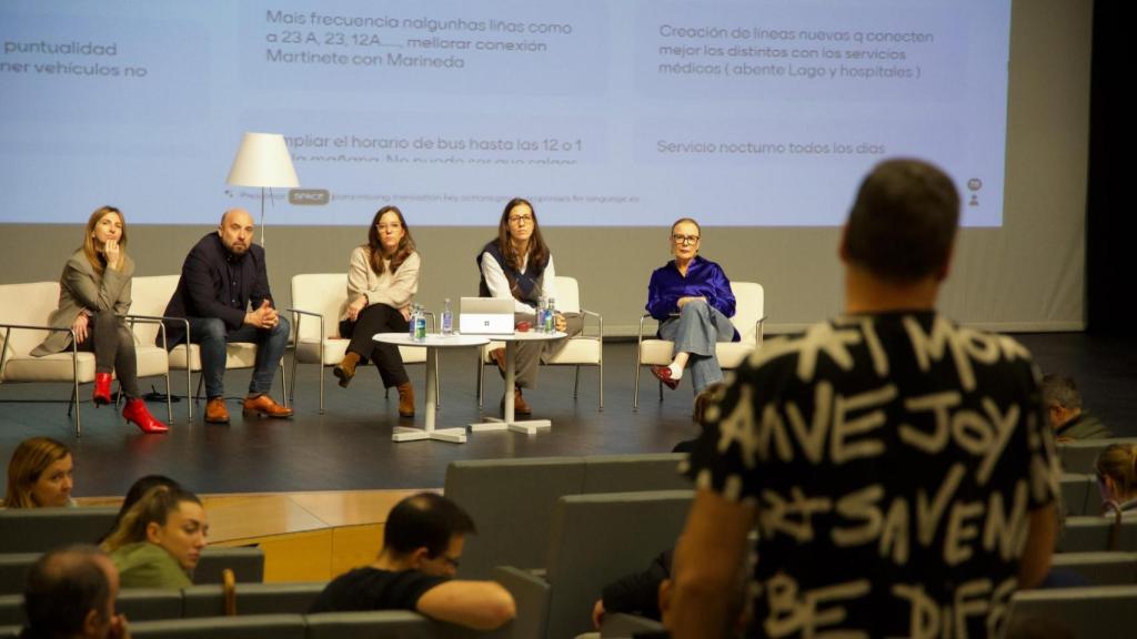 A Coruña pone en marcha los encuentros participativos para diseñar el futuro del bus en la ciudad