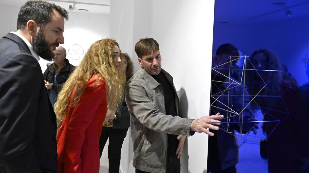 Borja Thyssen y su mujer, Blanca Cuesta, han visitado la exposición de Peter Halley en Mallorca.