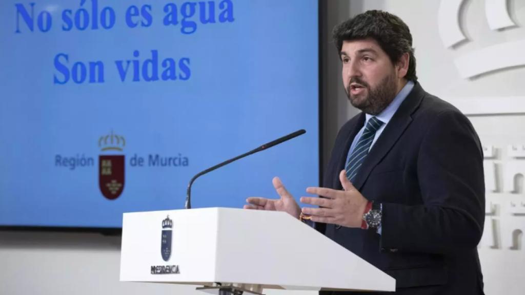 Fernando López Miras, en enero de 2023, en una comparecencia de prensa en el Palacio de San Esteban, para defender el Trasvase Tajo-Segura.