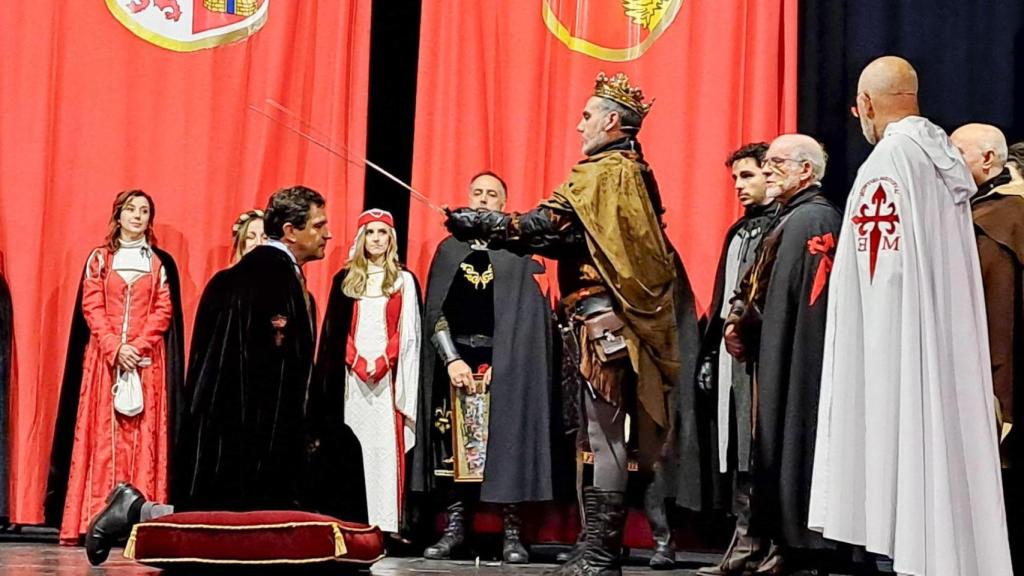 Miguel Ángel Valverde, a la izquierda, ha sido nombrado Caballero de la Encomienda.