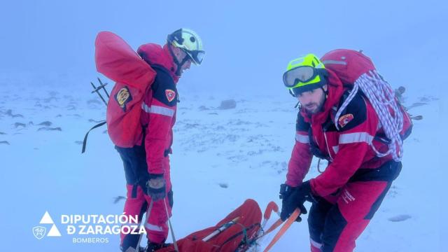 El equipo de rescate durante el salvamento de las víctimas en 'La Escupidera'.