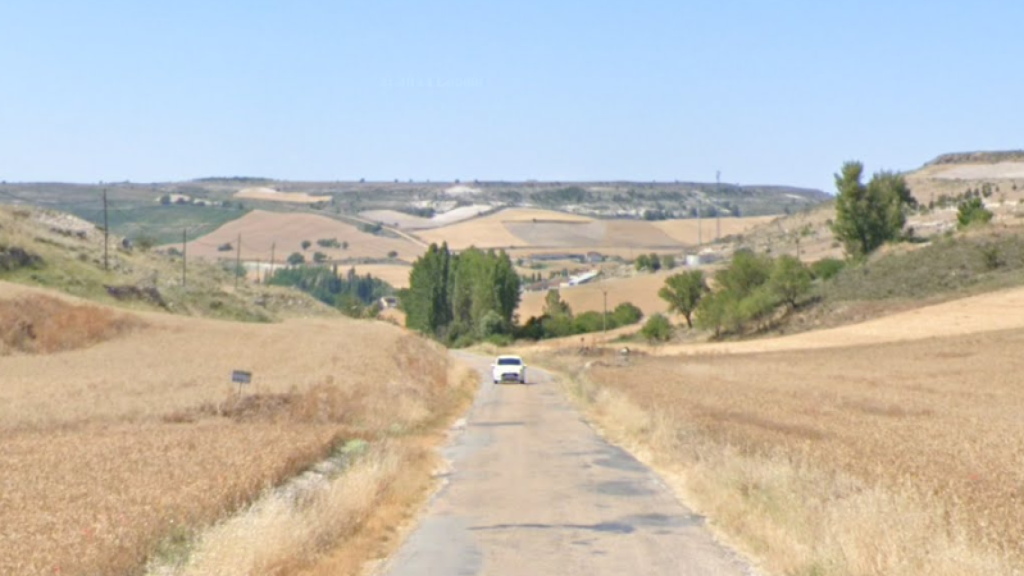La carretera SG-V-2111 entre Sacramenia y Cuevas de Provanco