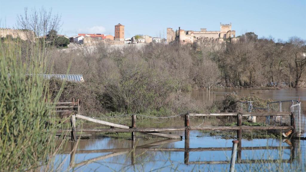 Desbordamiento del Alberche a su paso por Escalona (Toledo). Foto: Juanma Jiménez / Europa Press.