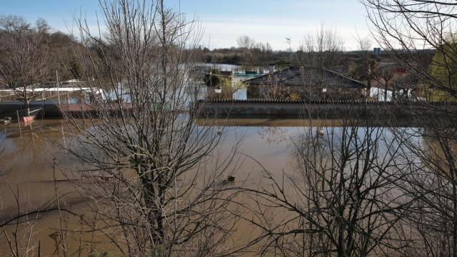 Desbordamiento del río Alberche a su paso por Escalona.
