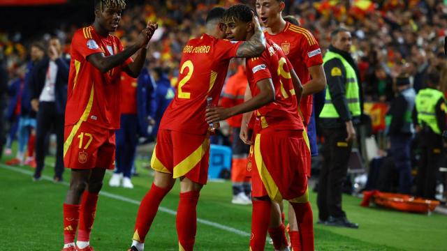 Lamine Yamal celebra su gol a Países Bajos
