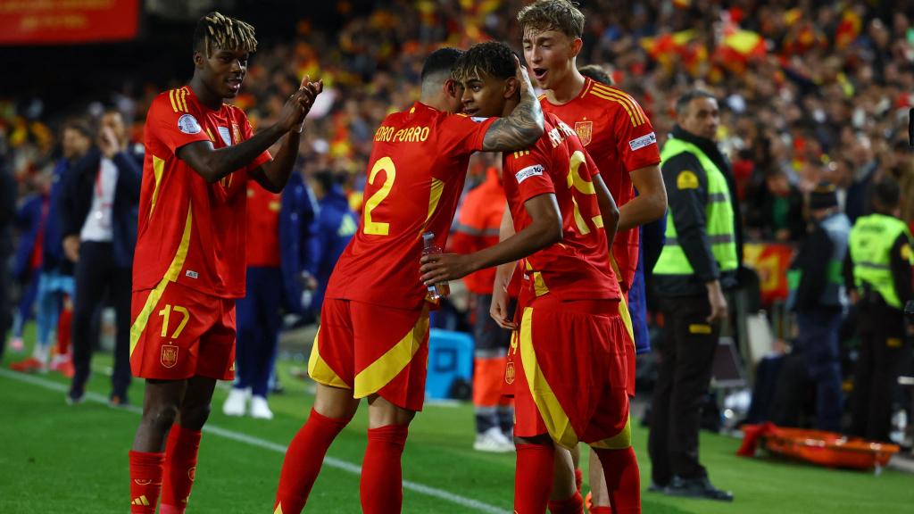 Lamine Yamal celebra su gol a Países Bajos