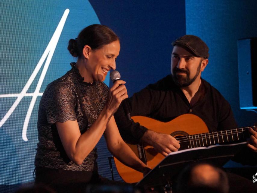 Rosa Cedrón actuando en la gala de ACEM