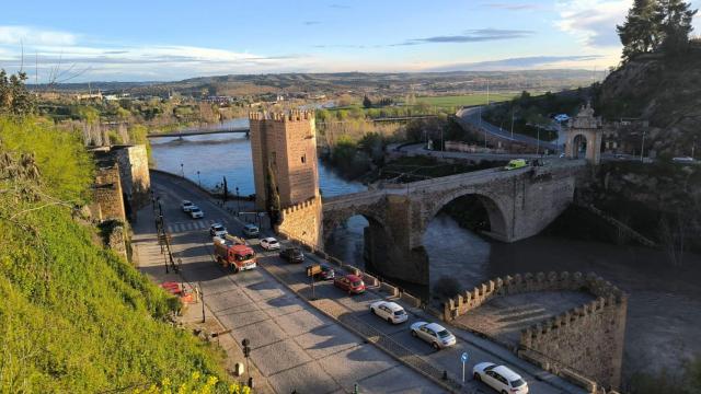 Imagen del dispositivo desplazado al puente de Alcántara.