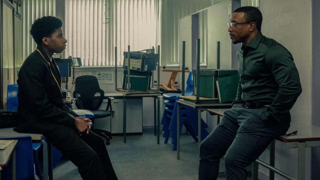 Claudius Peters y Ashley Walters, en un momento de la serie